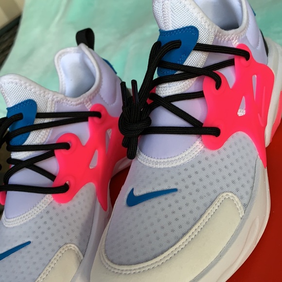 •NIKE REACT PRESTO WMNS - Picture 13 of 16